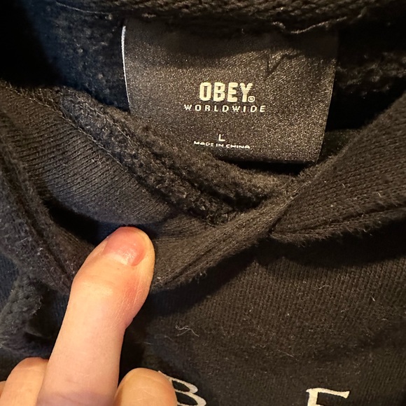 OBEY Boys Men’s Size Large Dark Grey & White Hoodie - Picture 3 of 3